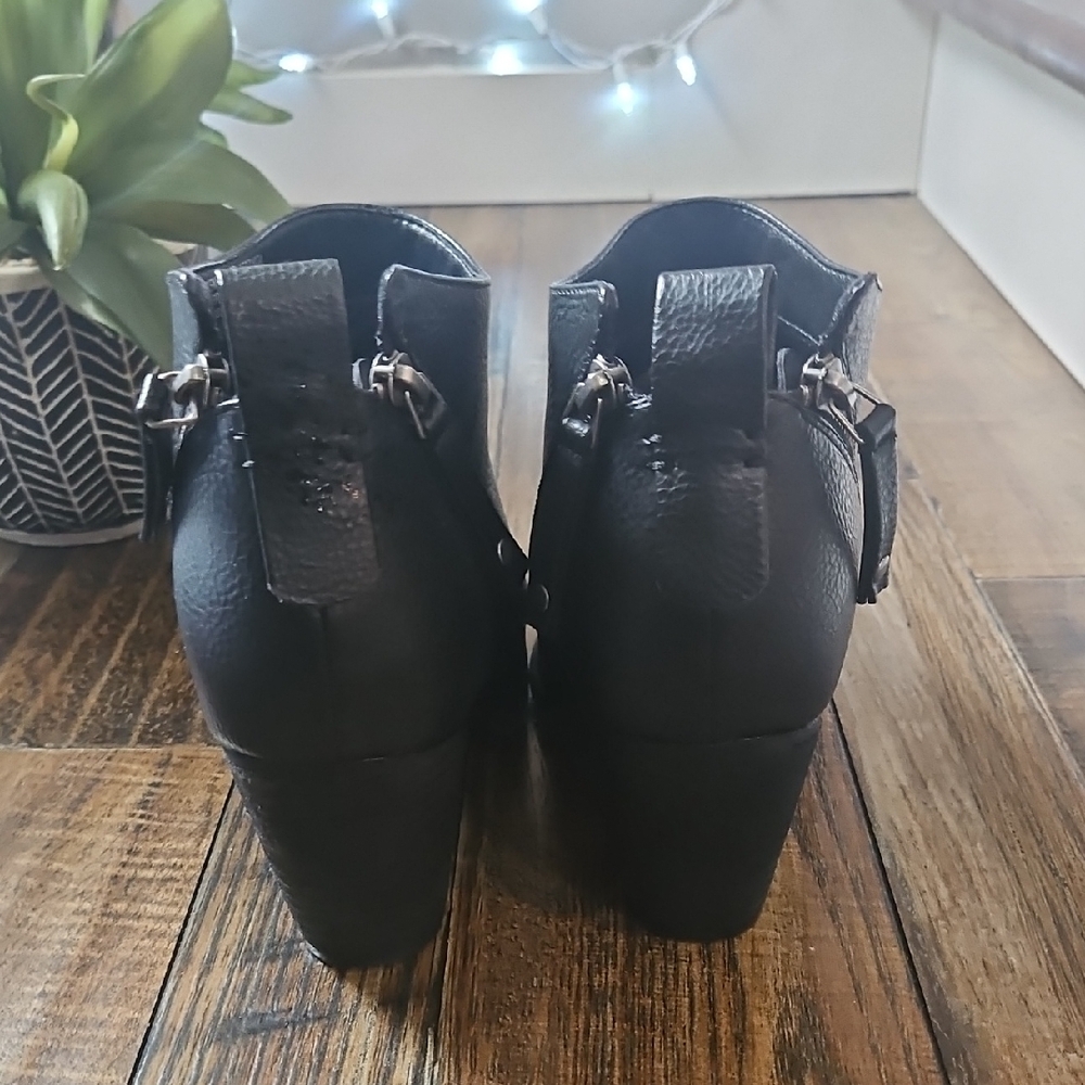 Torrid‎ Black Ankle Booties with Zipper Detail - Picture 6 of 6